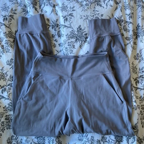 Lulu Align high-rise wide leg crop 23” - Picture 1 of 3